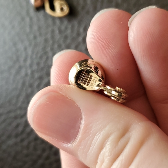 VTG clip on earrings - Picture 6 of 6